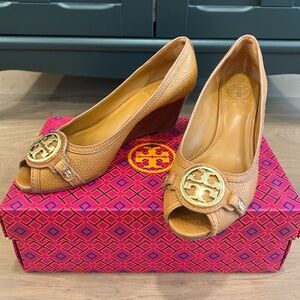 Tory Burch Tan Leather Leticia Open-Toe Wedge Shoes